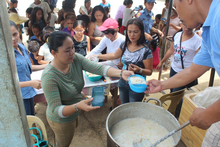 Read more about the article BILECO conducts feeding activity in Biliran