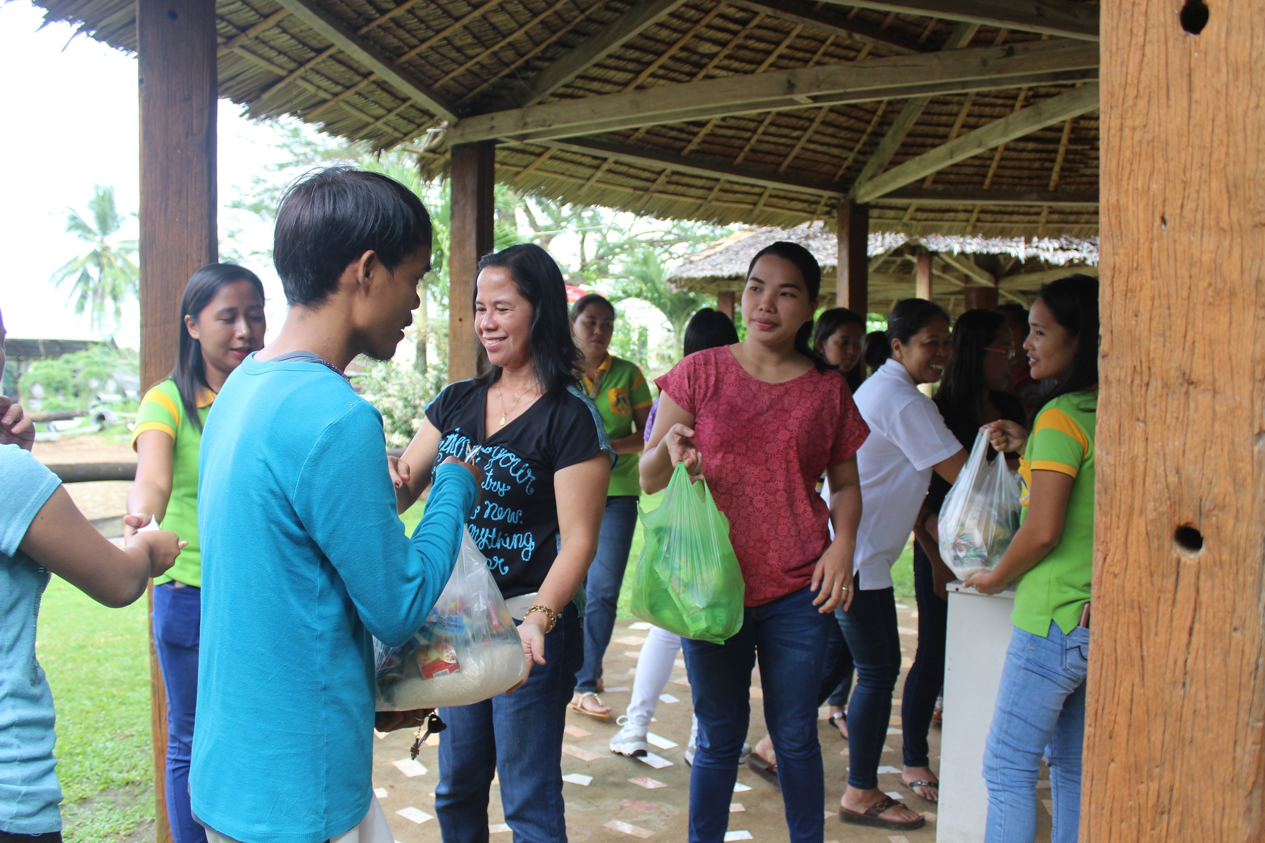 You are currently viewing BILECO reaches out to typhoon victims in Caraycaray