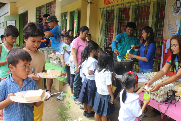 Read more about the article BILECO conducts feeding activity in Looc, Pili