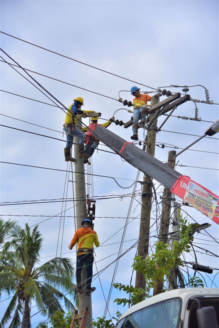 Read more about the article BILECO linemen celebrate Chinese New Year atop pole