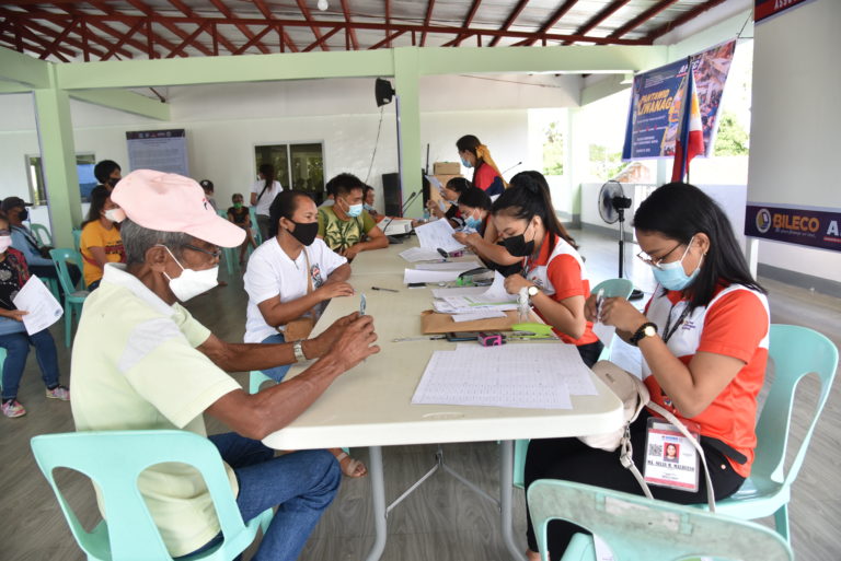 Read more about the article Kapin 160 beneficiaries nakadawat og cash assistance gikan sa APEC